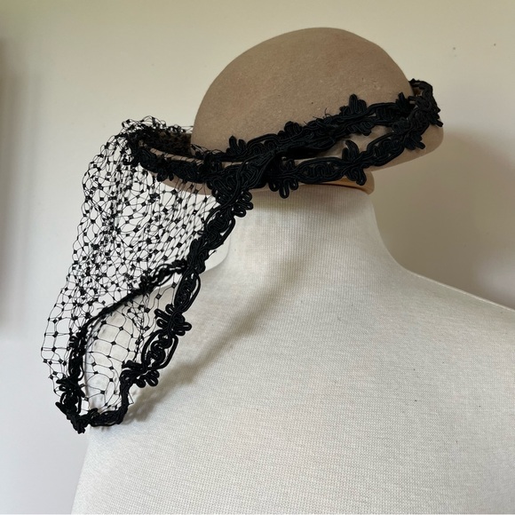 1940s Millenary Creators Guild Merrimac Fur Felt Camel Hat w/  Black Lace Veil - Picture 8 of 11